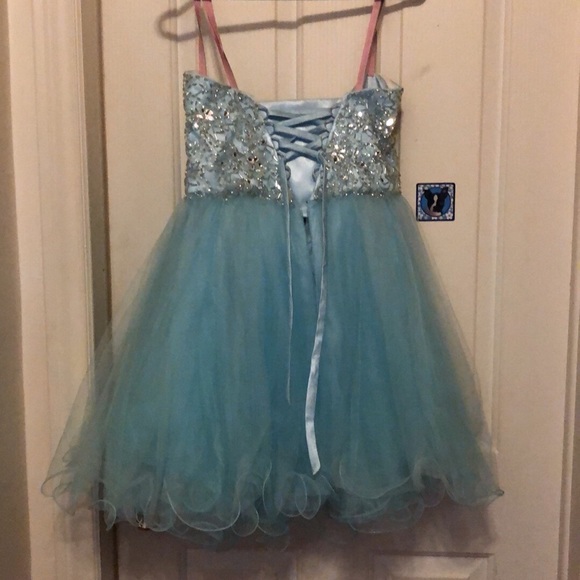 Prom dress - Picture 2 of 2